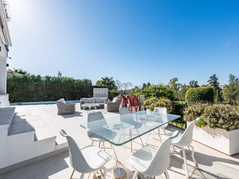 4 soveværelse Villa til salg i San Pedro de Alcantara med swimmingpool - € 2.395.000 (Ref: 8857690)