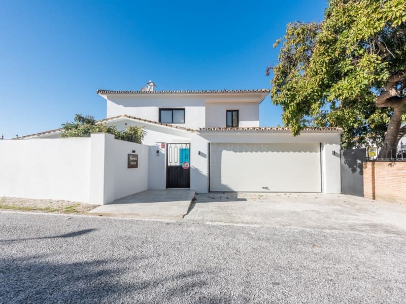 4 soveværelse Villa til salg i San Pedro de Alcantara med swimmingpool - € 2.395.000 (Ref: 8857690)