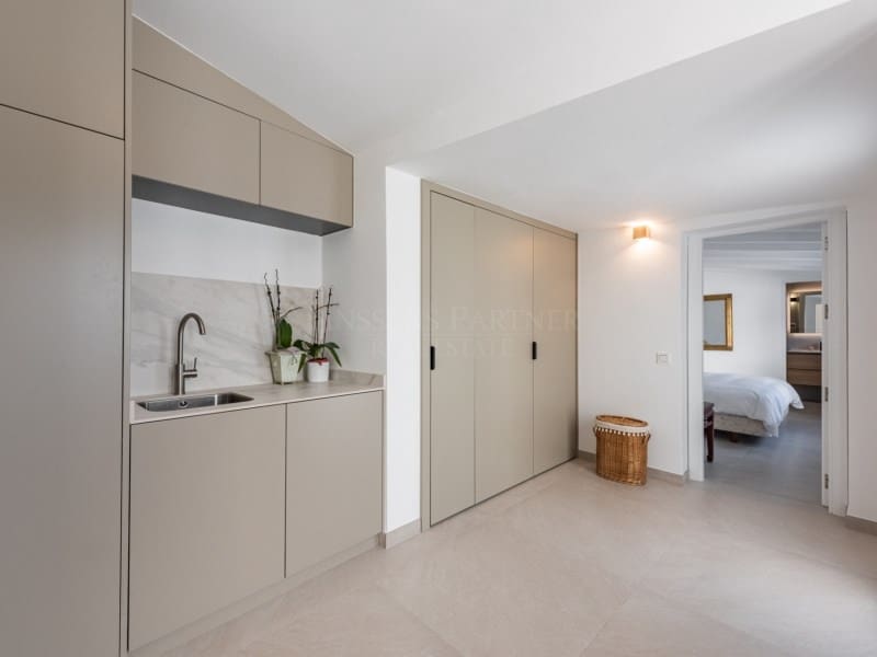 4 soveværelse Villa til salg i San Pedro de Alcantara med swimmingpool - € 2.395.000 (Ref: 8857690)