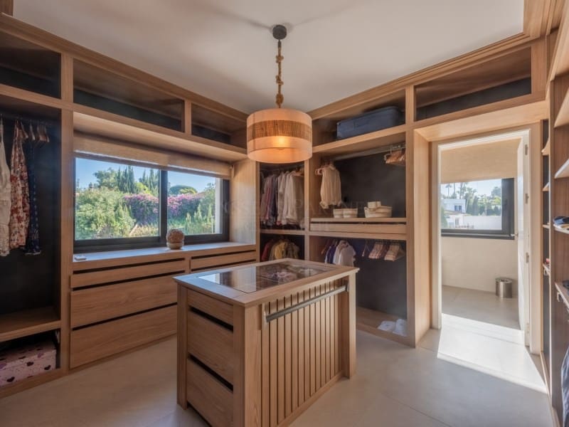 4 soveværelse Villa til salg i San Pedro de Alcantara med swimmingpool - € 2.395.000 (Ref: 8857690)