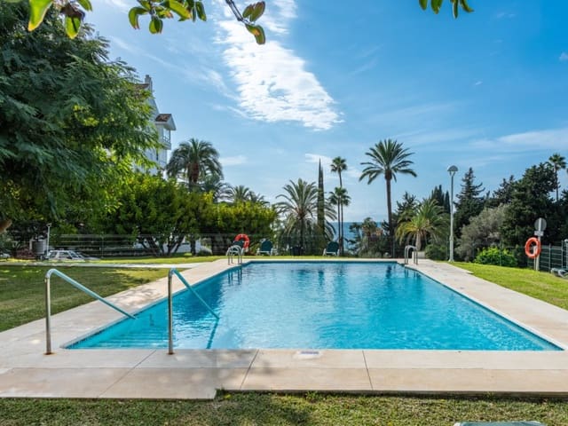 2 soveværelse Lejlighed til salg i Río Real, Marbella med swimmingpool - € 645.000 (Ref: 8857692)