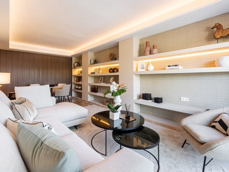 2 soverom Leilighet til salgs i Golden Mile med svømmebasseng - € 690 000 (Ref: 8857694)