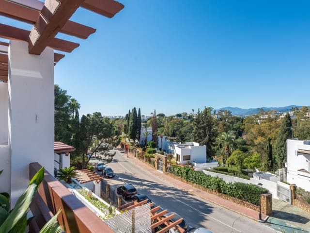 2 soverom Leilighet til salgs i Lomas De Marbella, Marbella med svømmebasseng - € 690 000 (Ref: 8857694)