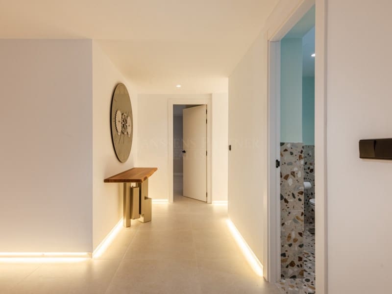 3 soveværelse Lejlighed til salg i Golden Mile med swimmingpool - € 1.595.000 (Ref: 8857697)