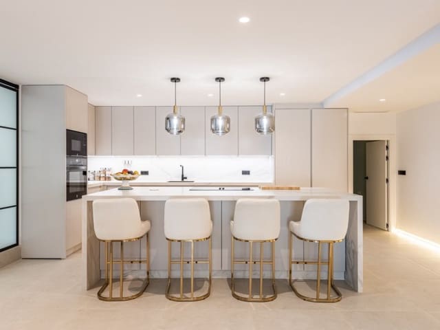 3 makuuhuone Huoneisto myytävänä paikassa Lomas De Marbella, Marbella mukana uima-altaan - 1 595 000 € (Ref: 8857697)