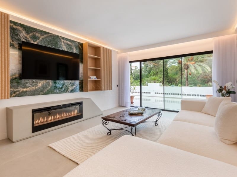 3 soveværelse Lejlighed til salg i Golden Mile med swimmingpool - € 1.725.000 (Ref: 8857697)
