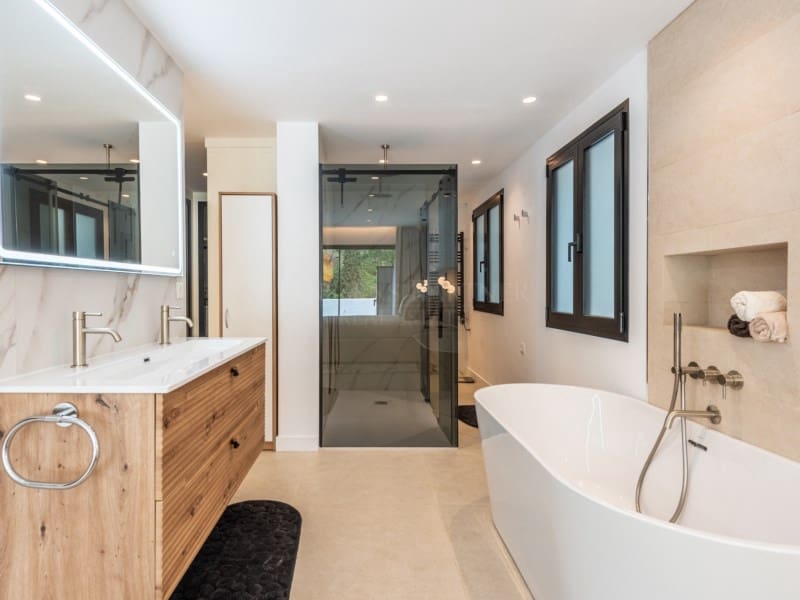 3 soveværelse Lejlighed til salg i Golden Mile med swimmingpool - € 1.595.000 (Ref: 8857697)