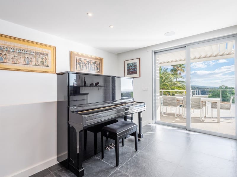 4 soveværelse Villa til salg i Nueva Andalucia med swimmingpool - € 3.350.000 (Ref: 8857698)