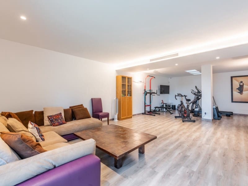 4 soveværelse Villa til salg i Nueva Andalucia med swimmingpool - € 3.350.000 (Ref: 8857698)