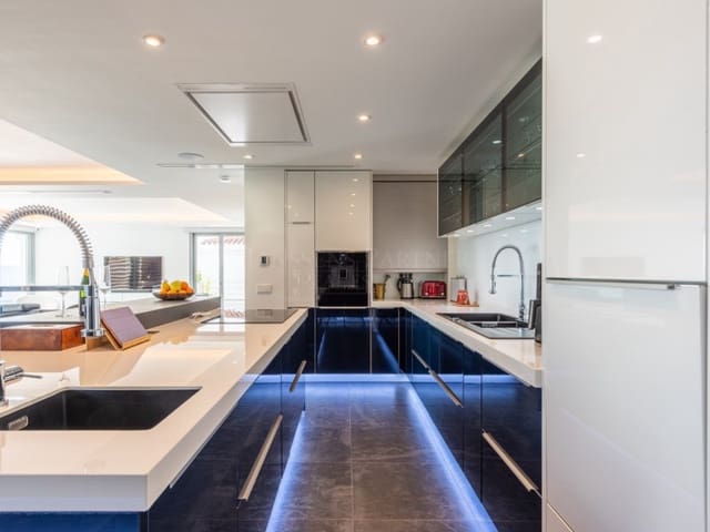 4 sypialnia Willa na sprzedaż w Nueva Andalucía Centro, Marbella z basenem - 3 350 000 € (Ref: 8857698)