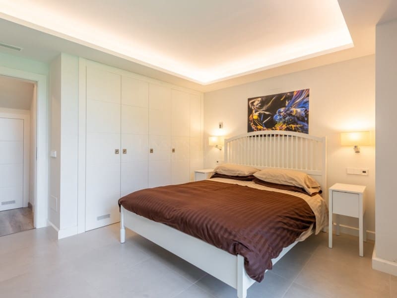 4 soveværelse Villa til salg i Nueva Andalucia med swimmingpool - € 3.350.000 (Ref: 8857698)