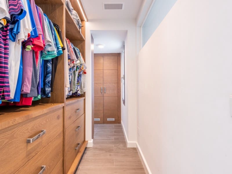 4 soveværelse Villa til salg i Nueva Andalucia med swimmingpool - € 3.350.000 (Ref: 8857698)