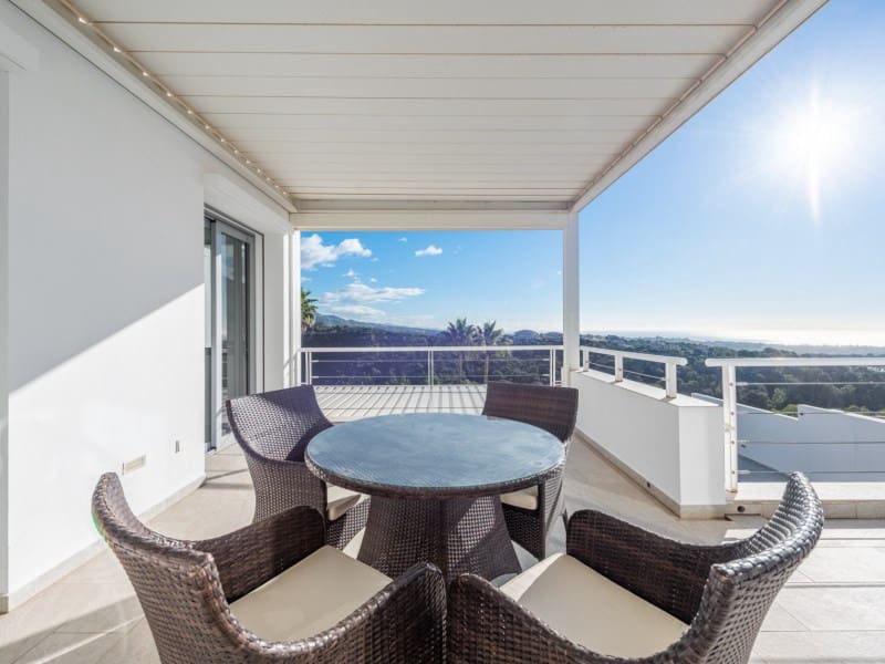 4 soveværelse Villa til salg i Nueva Andalucia med swimmingpool - € 3.350.000 (Ref: 8857698)