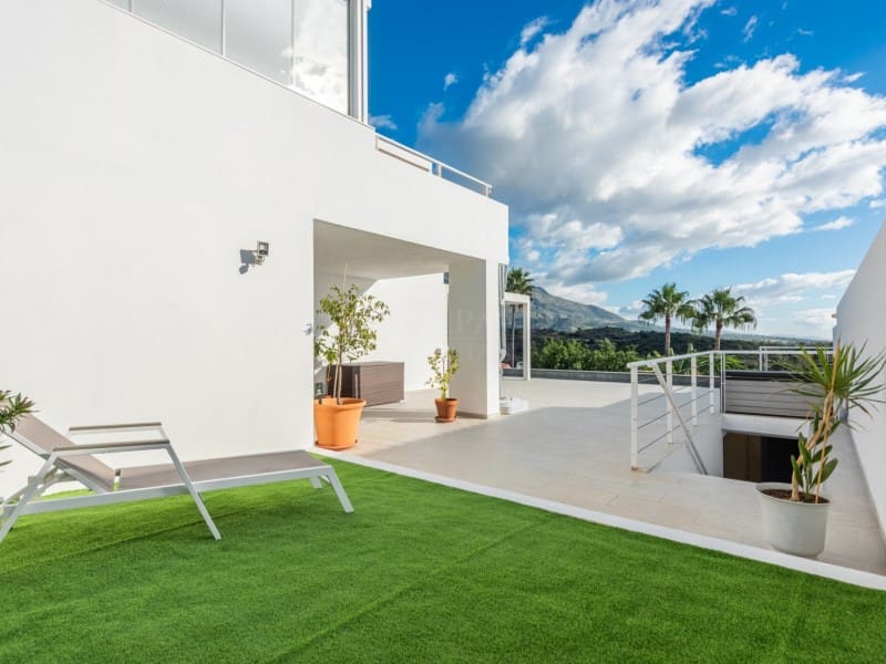 4 soveværelse Villa til salg i Nueva Andalucia med swimmingpool - € 3.350.000 (Ref: 8857698)