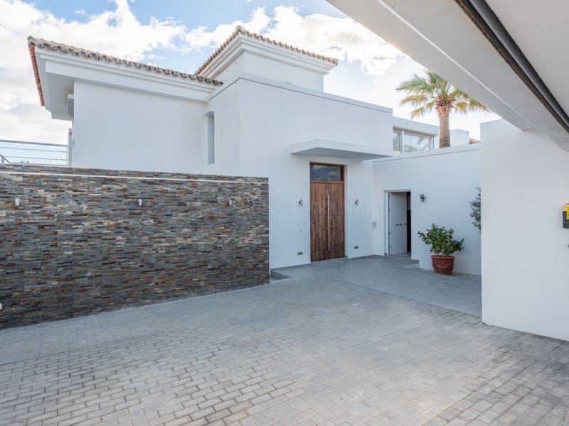 4 soveværelse Villa til salg i Nueva Andalucia med swimmingpool - € 3.350.000 (Ref: 8857698)