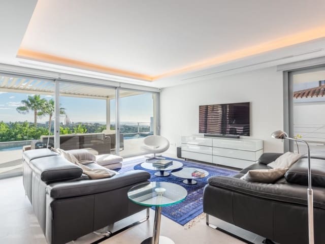 Chalet de 4 habitaciones en Nueva Andalucía Centro, Marbella en venta con piscina - 3.350.000 € (Ref: 8857698)