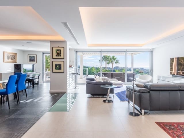 Chalet de 4 habitaciones en Nueva Andalucía Centro, Marbella en venta con piscina - 3.350.000 € (Ref: 8857698)