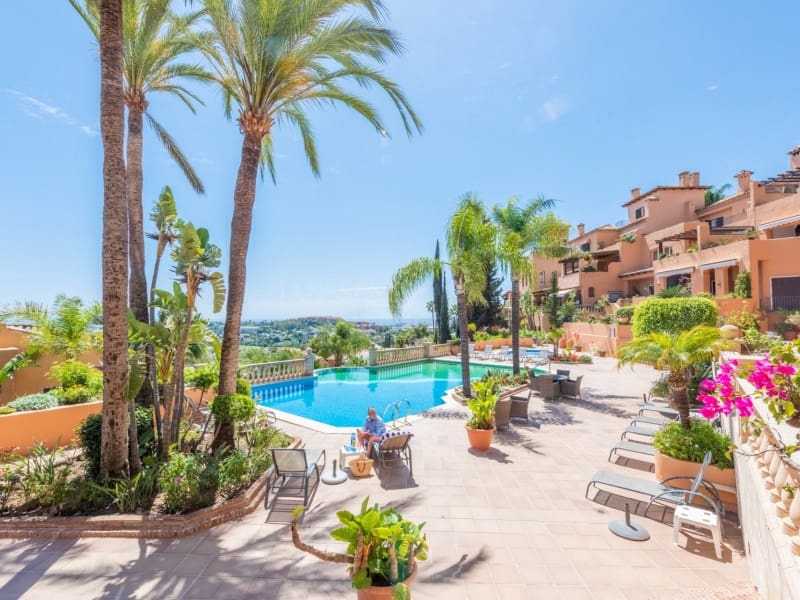 3 makuuhuone Huoneisto myytävänä paikassa Nueva Andalucia mukana uima-altaan - 1 950 000 € (Ref: 8857700)