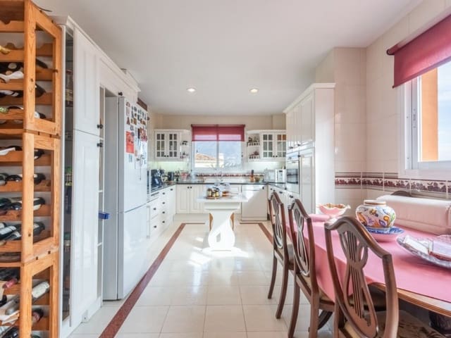 3 sypialnia Apartament na sprzedaż w Los Naranjos, Marbella z basenem - 1 950 000 € (Ref: 8857700)