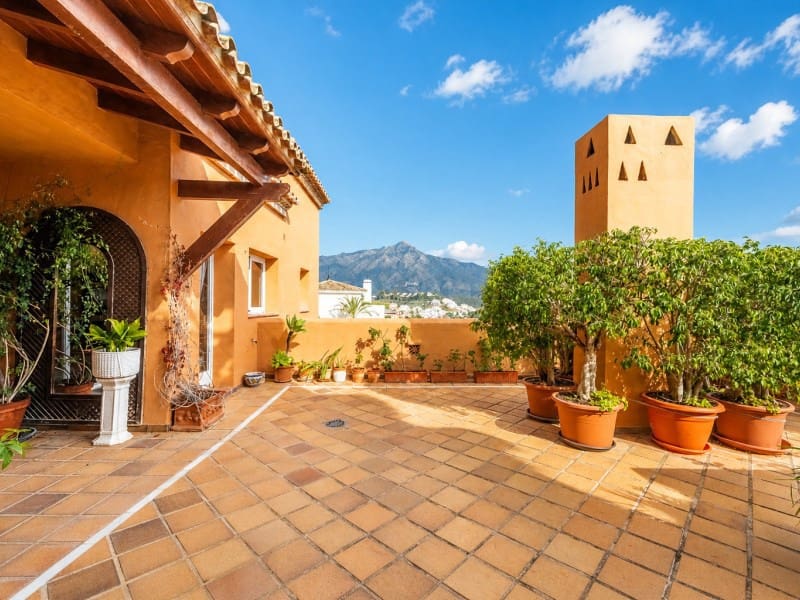 3 soverom Leilighet til salgs i Nueva Andalucia med svømmebasseng - € 1 950 000 (Ref: 8857700)