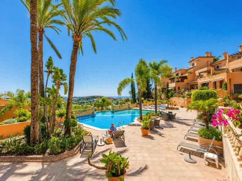 3 soverom Leilighet til salgs i Nueva Andalucia med svømmebasseng - € 1 950 000 (Ref: 8857700)