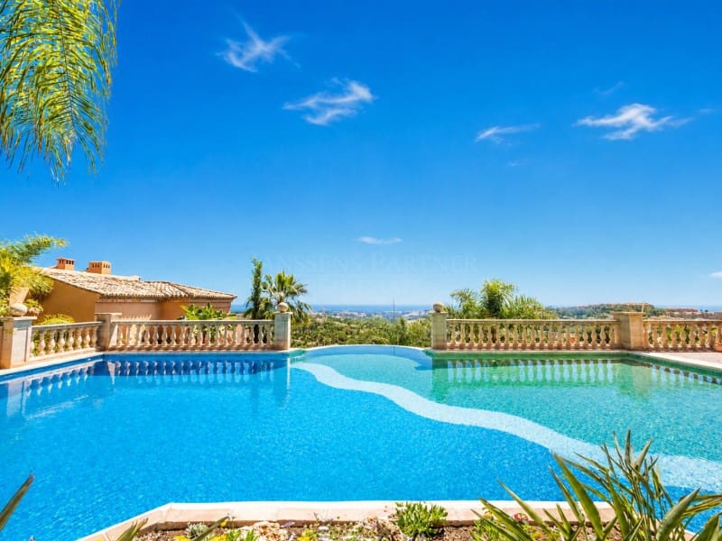 3 soverom Leilighet til salgs i Nueva Andalucia med svømmebasseng - € 1 950 000 (Ref: 8857700)
