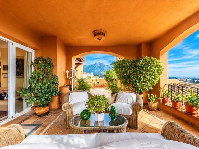 3 sypialnia Apartament na sprzedaż w Los Naranjos, Marbella z basenem - 1 950 000 € (Ref: 8857700)