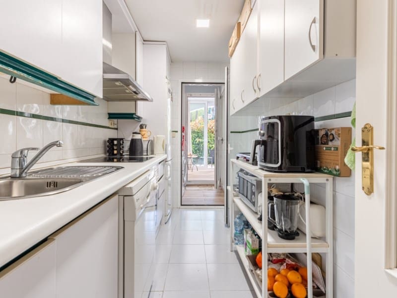 2 soverom Leilighet til salgs i Nueva Andalucia med svømmebasseng - € 450 000 (Ref: 8867102)