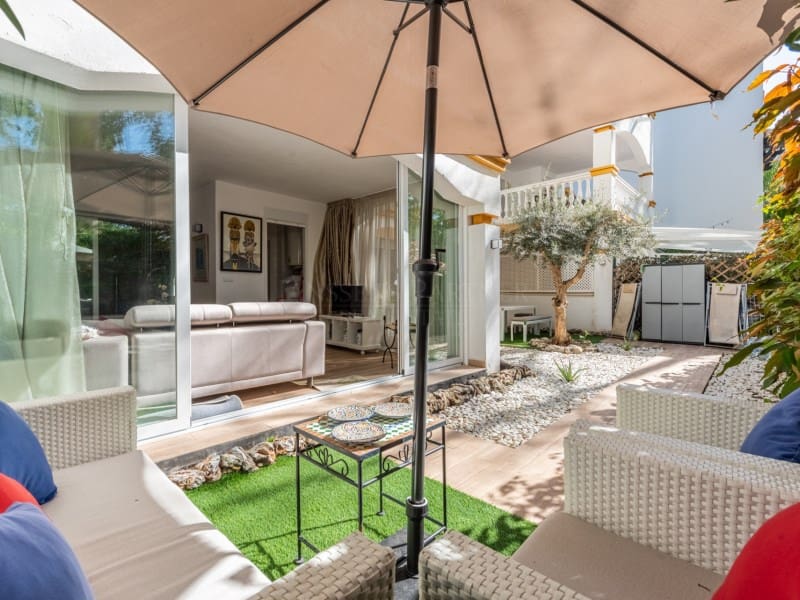 2 soverom Leilighet til salgs i Nueva Andalucia med svømmebasseng - € 450 000 (Ref: 8867102)