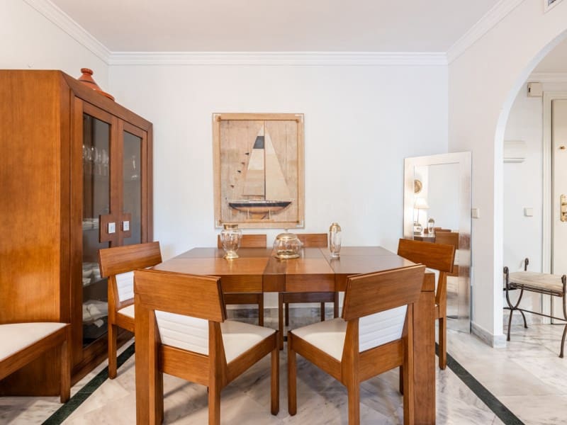 2 soverom Leilighet til salgs i Nueva Andalucia med svømmebasseng - € 450 000 (Ref: 8867102)