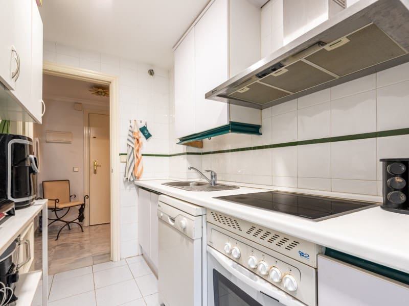 2 soverom Leilighet til salgs i Nueva Andalucia med svømmebasseng - € 450 000 (Ref: 8867102)