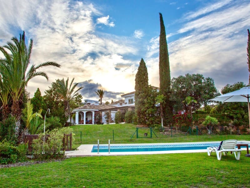 6 bedroom Villa for sale in Mijas Costa with pool - € 2,450,000 (Ref: 8867103)