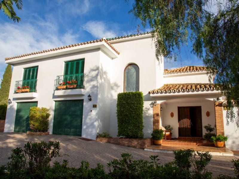 6 bedroom Villa for sale in Mijas Costa with pool - € 2,450,000 (Ref: 8867103)