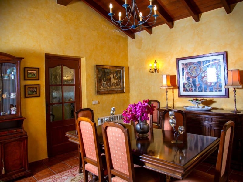 6 bedroom Villa for sale in Mijas Costa with pool - € 2,450,000 (Ref: 8867103)