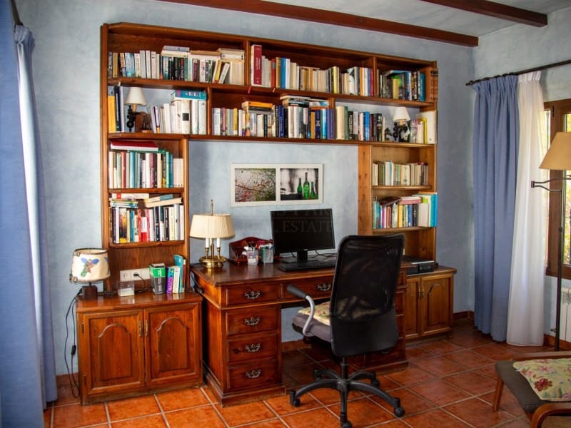 6 bedroom Villa for sale in Mijas Costa with pool - € 2,450,000 (Ref: 8867103)