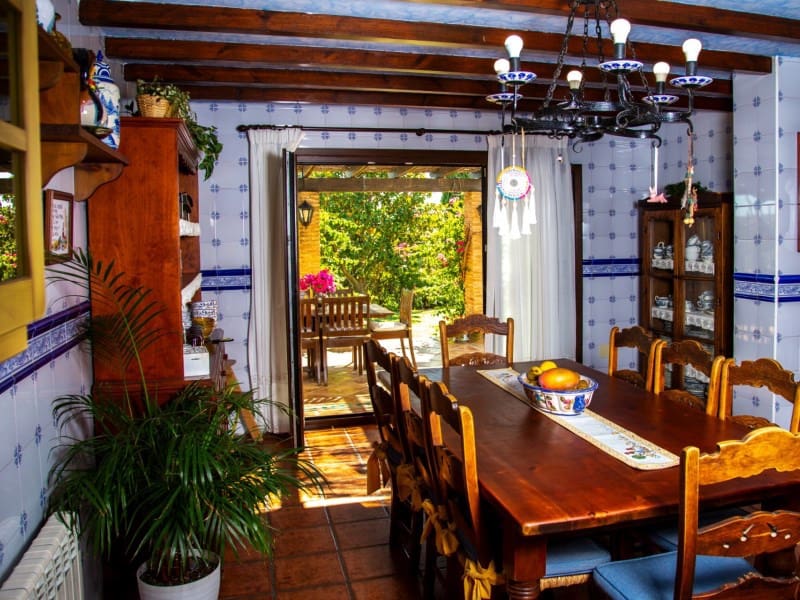 6 bedroom Villa for sale in Mijas Costa with pool - € 2,450,000 (Ref: 8867103)