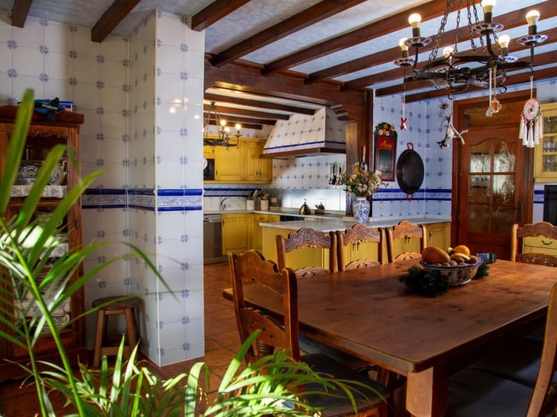 6 bedroom Villa for sale in Mijas Costa with pool - € 2,450,000 (Ref: 8867103)