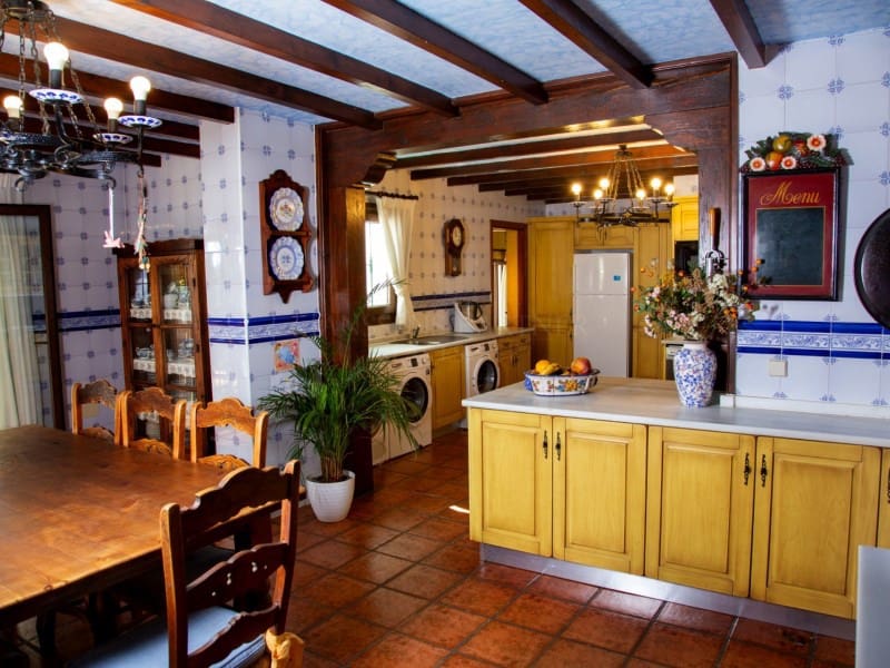 6 bedroom Villa for sale in Mijas Costa with pool - € 2,450,000 (Ref: 8867103)