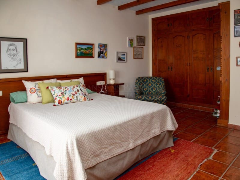 6 bedroom Villa for sale in Mijas Costa with pool - € 2,450,000 (Ref: 8867103)