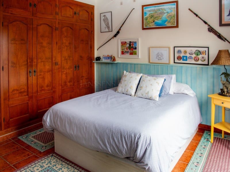 6 bedroom Villa for sale in Mijas Costa with pool - € 2,450,000 (Ref: 8867103)