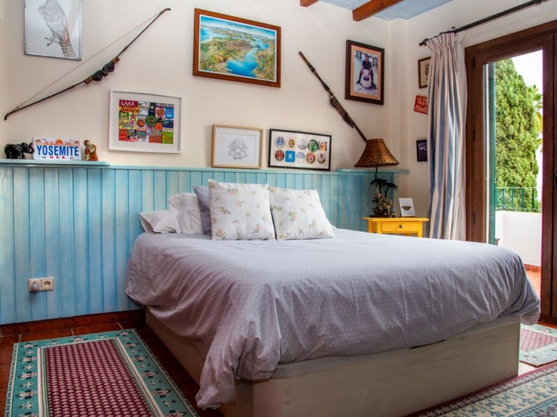 6 bedroom Villa for sale in Mijas Costa with pool - € 2,450,000 (Ref: 8867103)