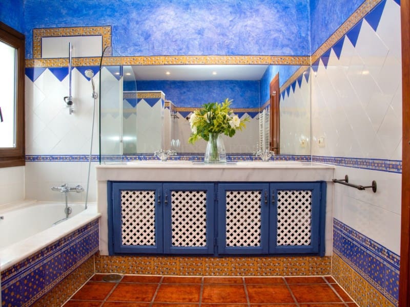 6 bedroom Villa for sale in Mijas Costa with pool - € 2,450,000 (Ref: 8867103)