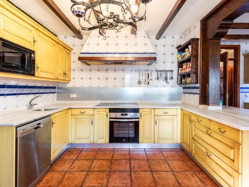 6 soveværelse Villa til salg i Mijas Costa med swimmingpool - € 2.600.000 (Ref: 8867103)