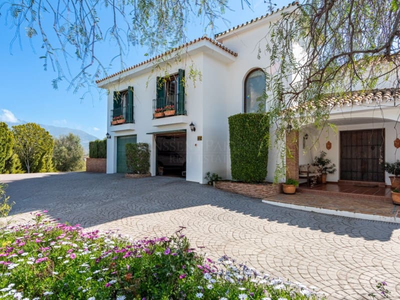 6 soveværelse Villa til salg i Mijas Costa med swimmingpool - € 2.600.000 (Ref: 8867103)