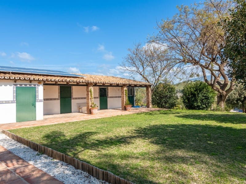 6 soveværelse Villa til salg i Mijas Costa med swimmingpool - € 2.600.000 (Ref: 8867103)