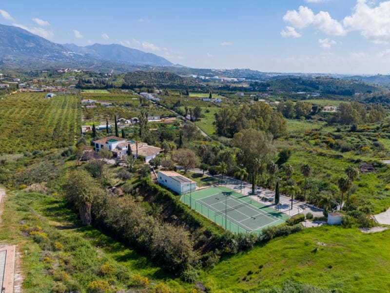 6 soveværelse Villa til salg i Mijas Costa med swimmingpool - € 2.600.000 (Ref: 8867103)