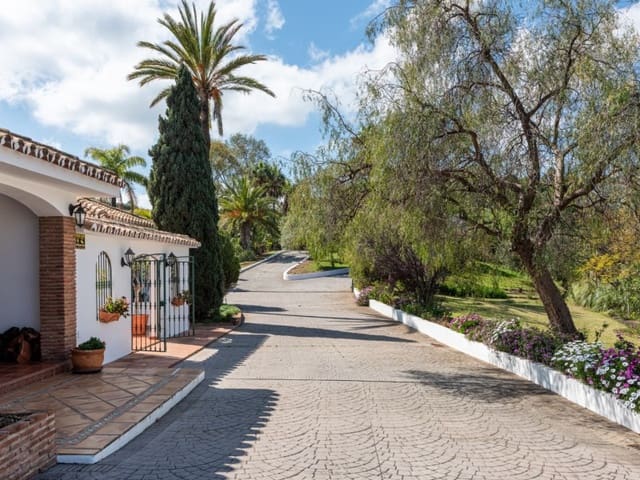 6 makuuhuone Huvila myytävänä paikassa El Faro de Calaburra - Chaparral, Mijas mukana uima-altaan - 2 600 000 € (Ref: 8867103)