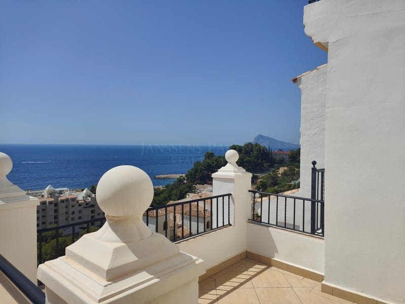 3 bedroom Flat for rent in Altea with pool garage - € 1,400 (Ref: 8905855)
