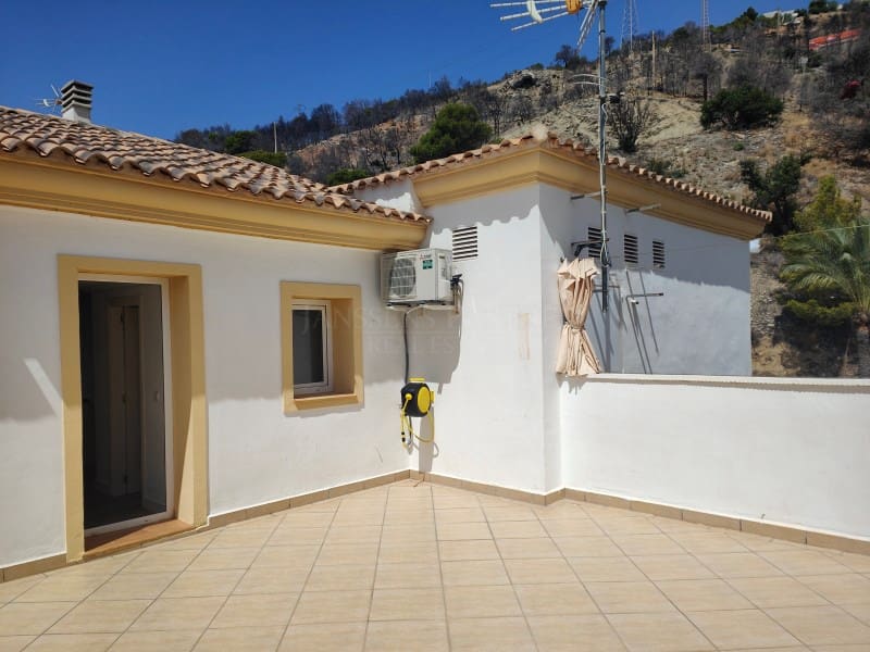 3 bedroom Flat for rent in Altea with pool garage - € 1,400 (Ref: 8905855)