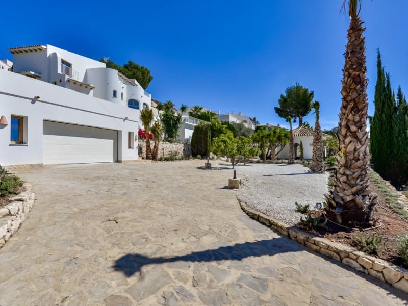 5 bedroom Villa for sale in Altea la Vella - € 1,495,000 (Ref: 8935365)